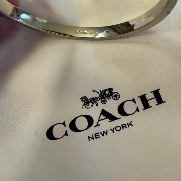 Coach - Picture 4 of 4